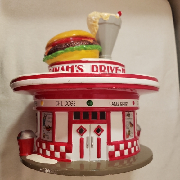 Dept 56: Dinah's Drive In- Snow Village Series;  1993 Retired 1996 - Picture 9 of 10